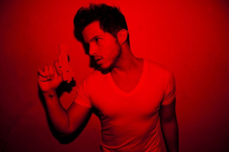 Simon Curtis - 8Bit Heart Simon Curtis - 8Bit Heart