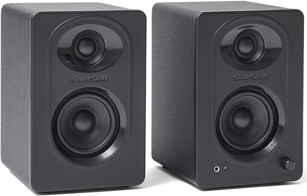 Monitores Samsom MediaOne M30 são equipamentos de home studio com custo-benefício