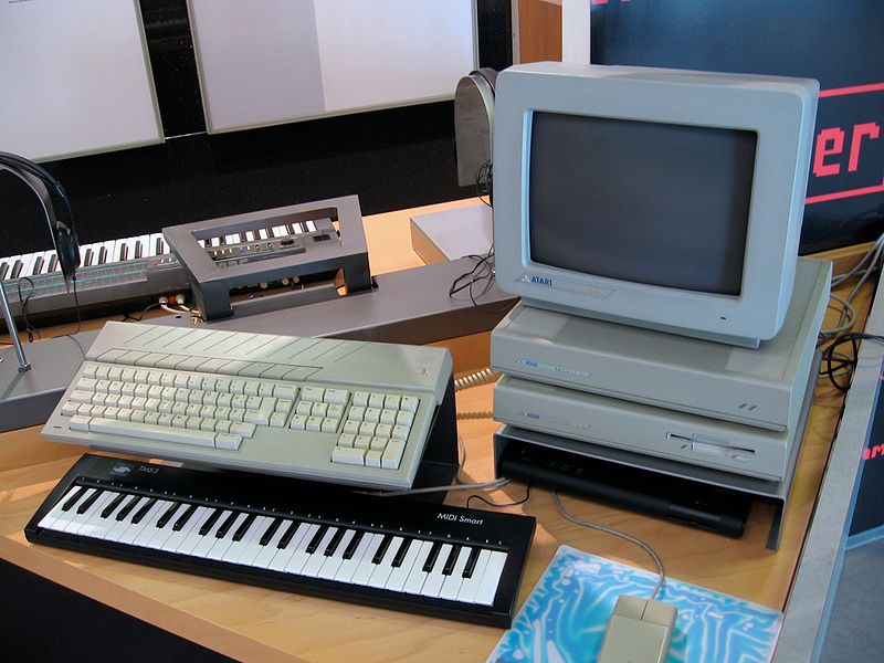 Teclado MIDI e computador dos anos 80, equipamentos pioneiros da tecnologia MIDI e instrumentos virtuais