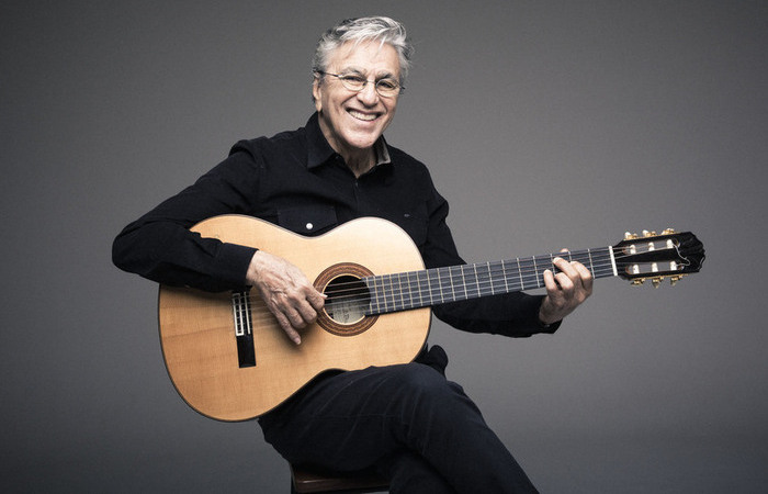 Cifras de músicas de Caetano Veloso são fundamentais para quem toca violão