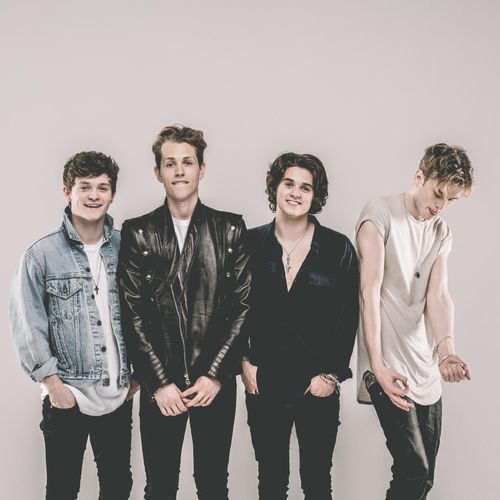 Play much. Vamp. Группа the Vamps. The Vamps состав. Рил Вампс.