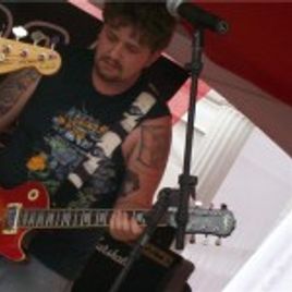 Imagem de Shina (Guitarra e Back Vocal)