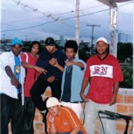 Imagem de Manoi Marks, Mano Kabral, Mano Douglas e Dj P