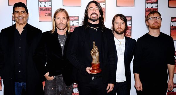 Foo-Fighters_nme-awards-2011_1500a_aol-music-uk_MEIODOPOST