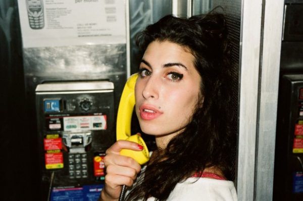 amy-winehouse-10-600x398