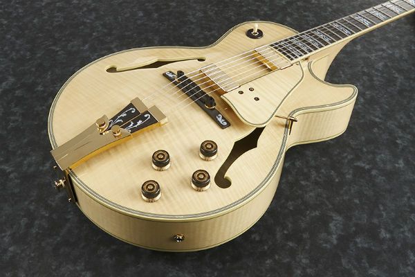 GB40TH_00_01_CU_Body_Top