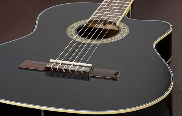 Tipo de madera para la Tapa armónica de una guitarra Eagle