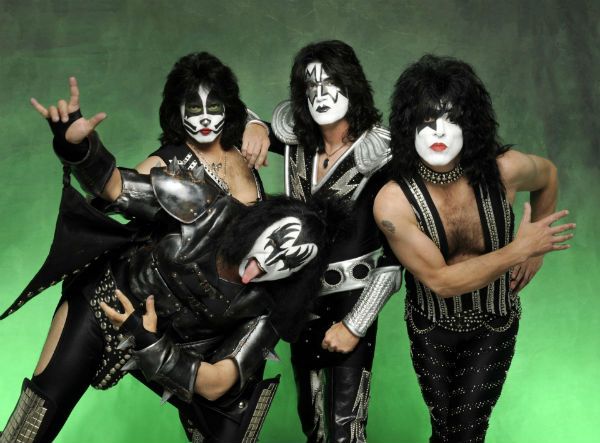 kiss-rock-band-make-up-hippie