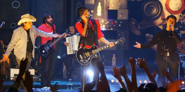 Fresno e Chitãozinho & Xororó Evidências foi a música que aproximou o rock da Fresno com o sertanejo de Chitão & Xororó