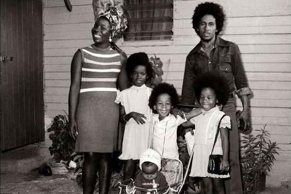 bob-marley-e-filhos Rita Marley, Bob Marley e quatro dos filhos do casal