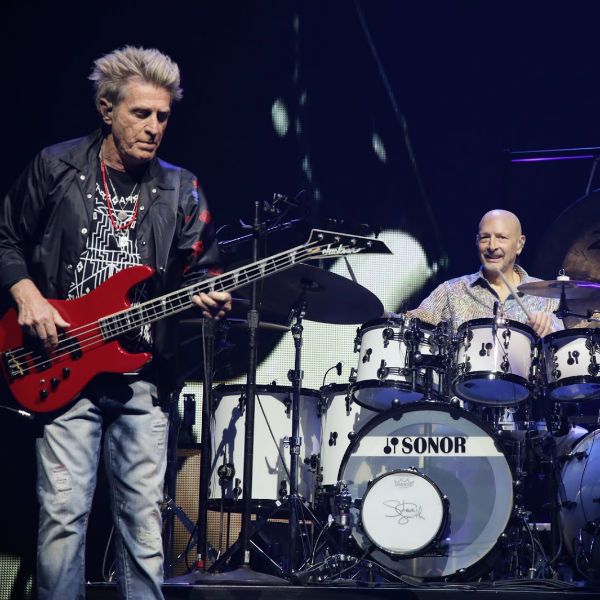 baixista-baterista_journey O baixista Ross Valory e o baterista Steve Smith, durante um show da banda Journey