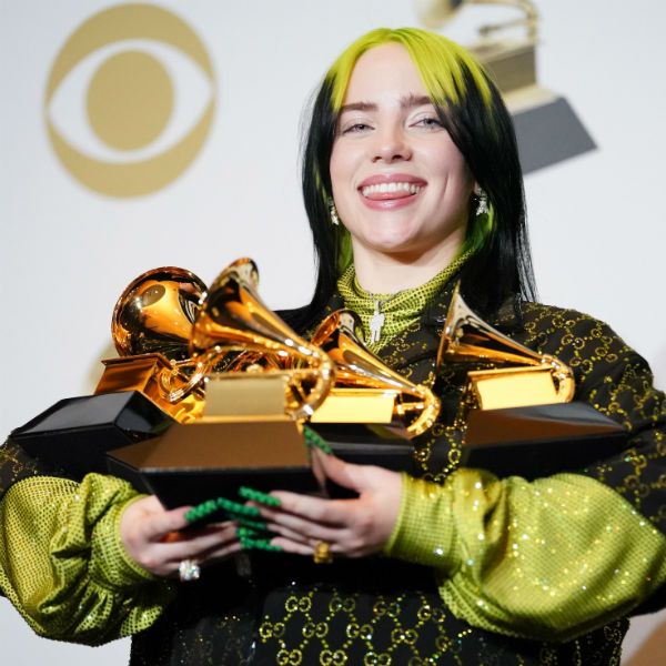 billie-eilish_grammy Billie Eilish segura seus cinco troféus conquistados no Grammy 2020