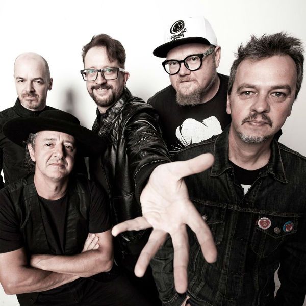 Os integrantes da banda de rock gaúcha Nenhum de Nós