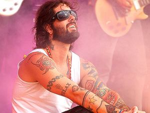 detonautas Tico Santa Cruz pode cantar com Raimundos