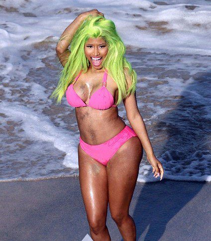 Nicki Minaj aparece de biquíni em próximo clipe veja algumas fotos Cifra Club News