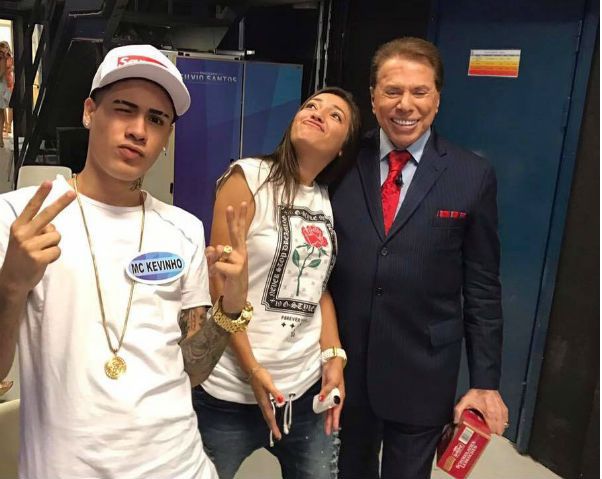 Quem anda com Silvio Santos?