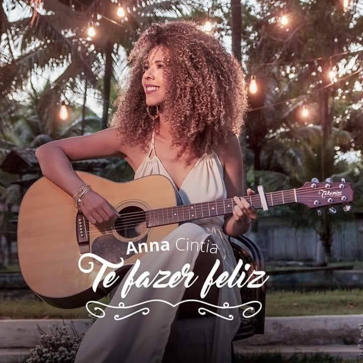 Anna Cintia lança EP solo