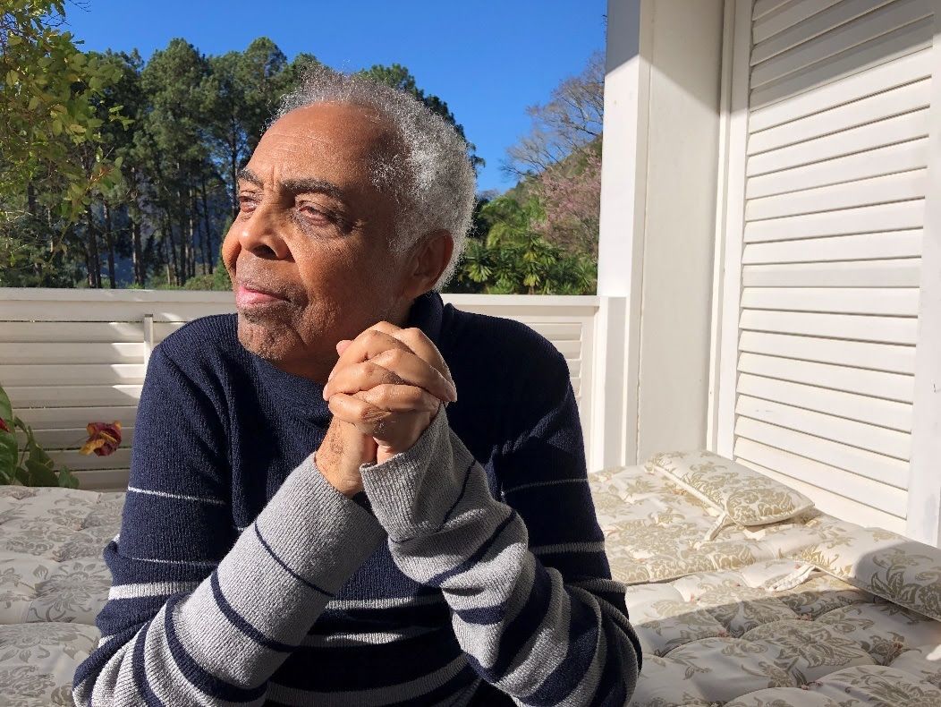 Gilberto Gil mostra como usar o TikTok de forma diferente