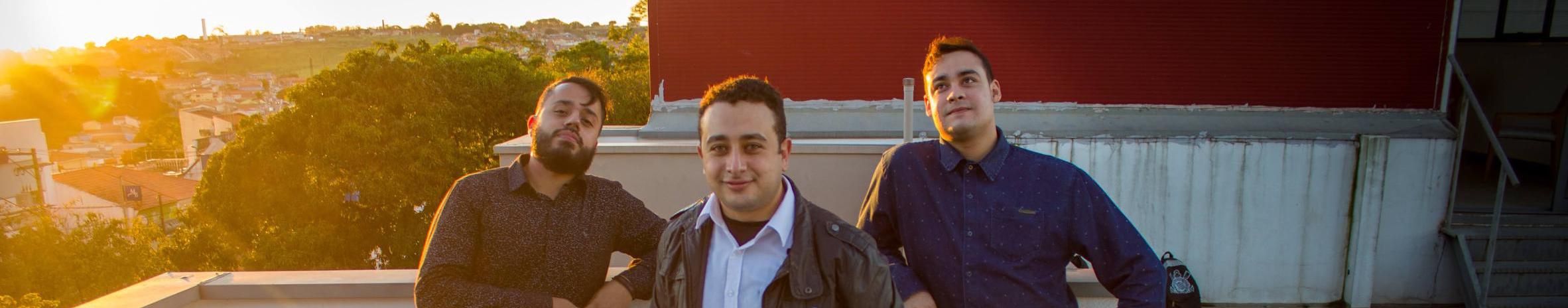 Imagem de capa de Men and Camels