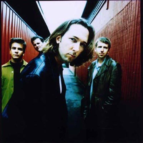 Standing Outside A Broken Phone Booth With Money In My Hand Traducao Primitive Radio Gods Letras Mus Br