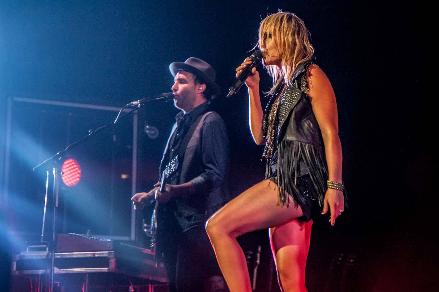 Metric. Metric - Synthetica (2012). Metric на сцене. Metric Artificial Nocturne. Metric Speed the Collapse.