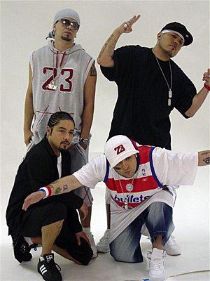 Chiquilla Kumbia Kings Letras Com Y cada ma?ana que estoy bajo tu ventana yo me espero haber si estas ahi tus papas solo se quejan, estar. chiquilla kumbia kings letras com