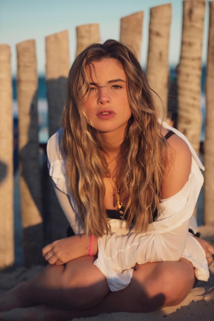 menina solta - Giulia Be - LETRAS.MUS.BR