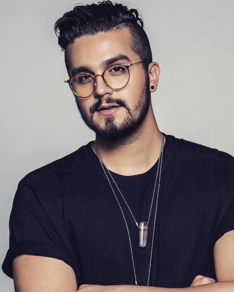 A BÚSSOLA - Luan Santana - LETRAS.COM