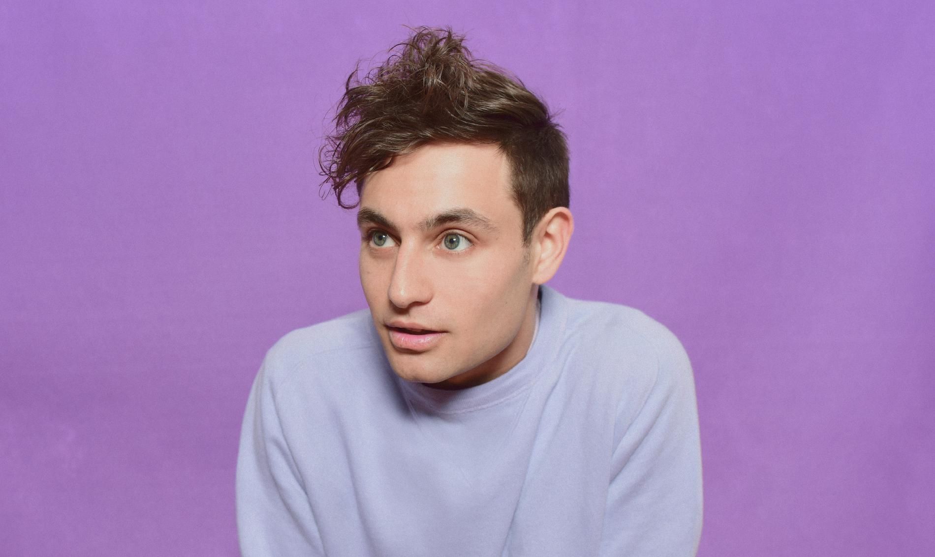 BEIGE (EN ESPAÑOL) - Yoke Lore - LETRAS.COM