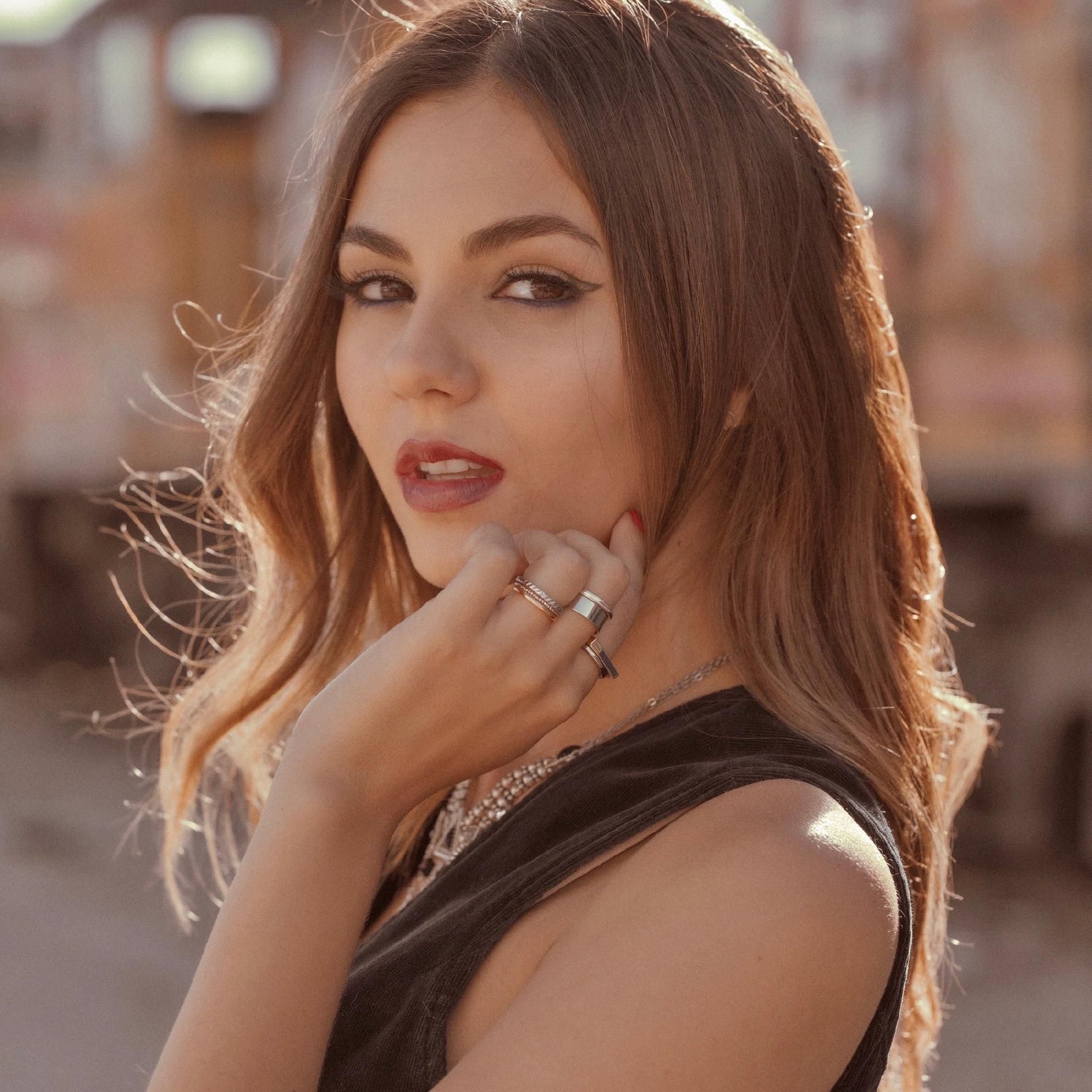 Tell Me That You Love Me Victoria Justice Letras Com