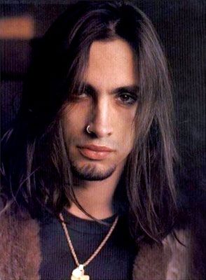 Nuno Bettencourt fotos (3 fotos) - LETRAS.COM