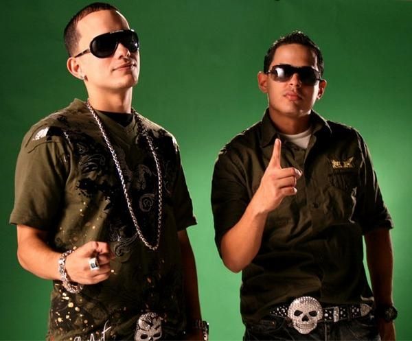 angel y khriz juguete