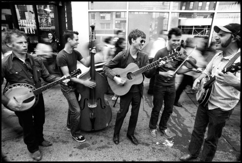 Old crew. Old Crow Medicine show. Абхазская группа old Crow.